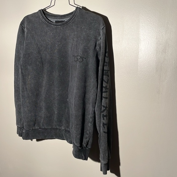 Cotton On Banzai Reef Yacht Club Sweatshit - Picture 4 of 8